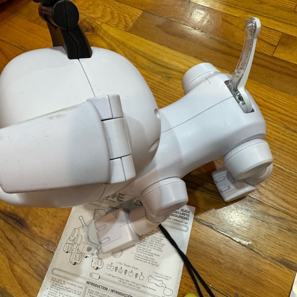 Dog E electronic toy dog